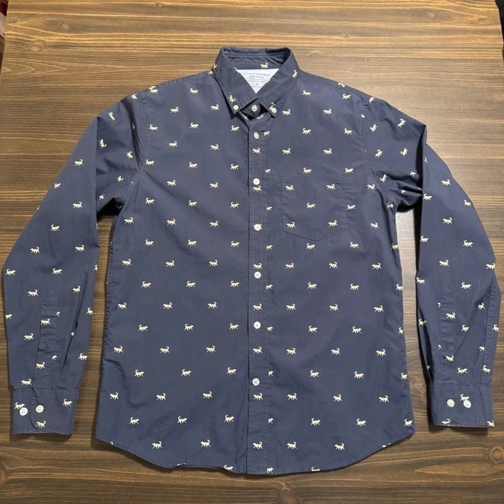 Banana Republic Long Sleeve Shirt Mens M Luxe Poplin Untucked Slim Fit Dogs Blue